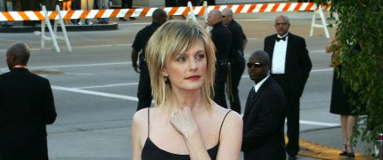 Awww. She looks so lost. Won't someone show her the way?