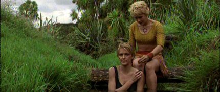 Now imagine this scene with a more touching and less clothing! Xena_S04E18_081