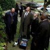 Ewww! I think I trod in something! - Boss! Priorities please! Cold_Case_S01E03_lilly_188
