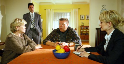 I am a cop! I work at the Nine-nine! s02e05_still_002