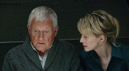 Am I making you uncomfortable? - Well, my pants are getting tighter, if that helps s02e08_still_005