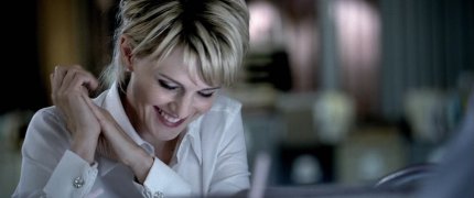That RichE is sooooo funny Cold_Case_S02E10_lilly_014