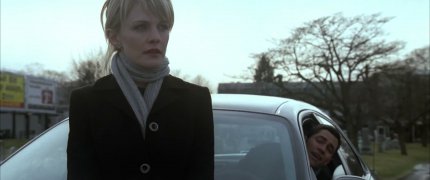 Hey! Crazy lady! Get off my car! Cold_Case_S02E15_lilly_004
