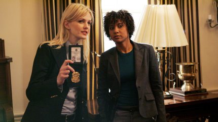 If you really want a prom date, this is how you get one. Men love a woman that can put them in handcuffs - Good to know still_006