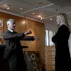 Pick a hand - What? - Guess which hand my confession's in.  Left or right? Cold_Case_S03E13_lilly_125