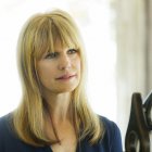 She looks familiar... Colony_S01E07_still_001